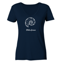 Lade das Bild in den Galerie-Viewer, In der Ferne rauscht das Meer - Ladies Organic V-Neck Shirt
