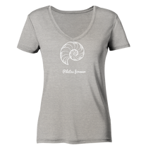 Lade das Bild in den Galerie-Viewer, In der Ferne rauscht das Meer - Ladies Organic V-Neck Shirt
